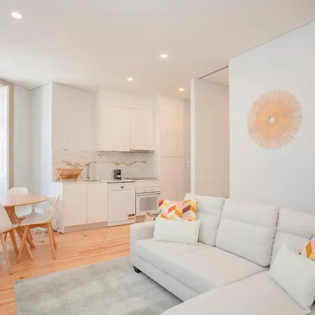 Liiiving In - Aliados Stone Apartment *