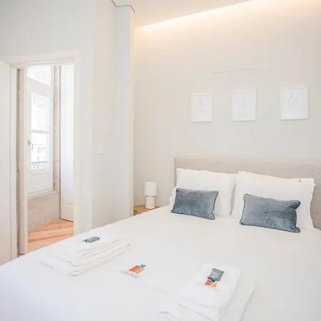 Liiiving In - Aliados Stone Apartment Porto