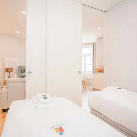 Liiiving In - Aliados Stone Apartment Porto