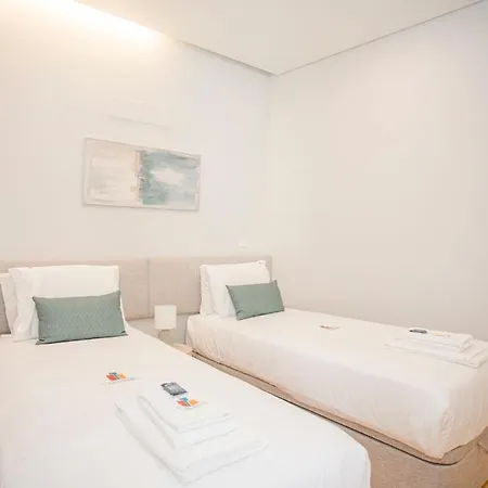 Apartment Liiiving In - Aliados Stone *