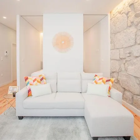 Liiiving In - Aliados Stone Apartment Porto
